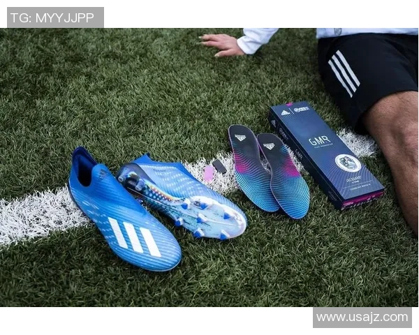 足球明星联手设计个性鞋垫展现运动风采与时尚魅力